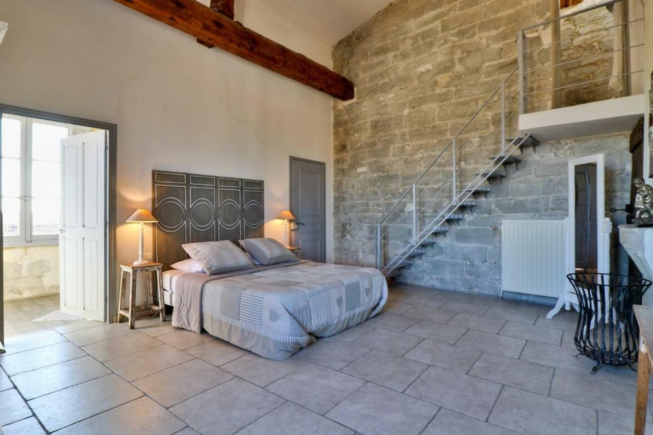 Bed and Breakfast Le Posterlon Caumont-sur-Durance Exterior foto
